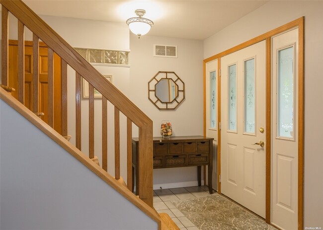 Building Photo - 43 Spencer Ln