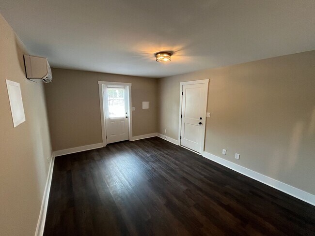 Building Photo - 1775 Ralee Dr