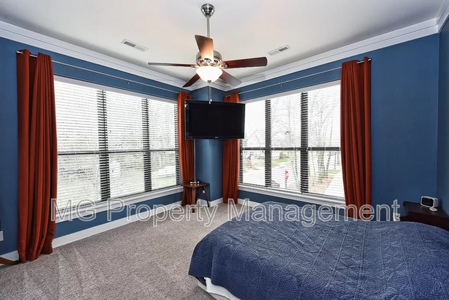 Building Photo - 3475 Spencer St