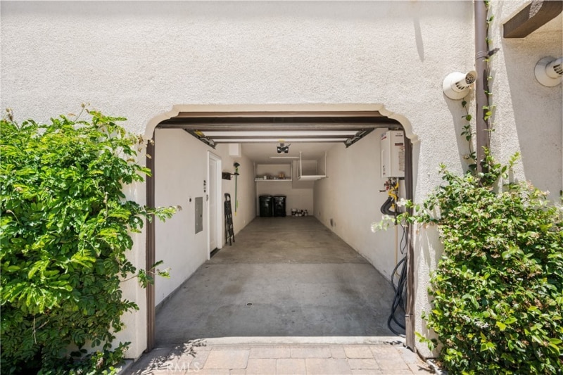 Building Photo - 544 S Casita St