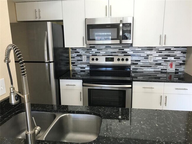 Building Photo - 2209 Antigua Pl