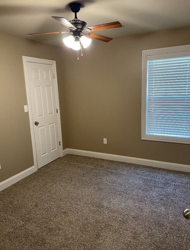 Building Photo - "Charming 3 Bedroom Home with 2 Full Baths in Jonesboro, AR - Don't Miss Out!"