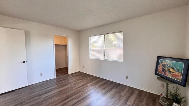 Building Photo - Cozy Lompoc Townhouse