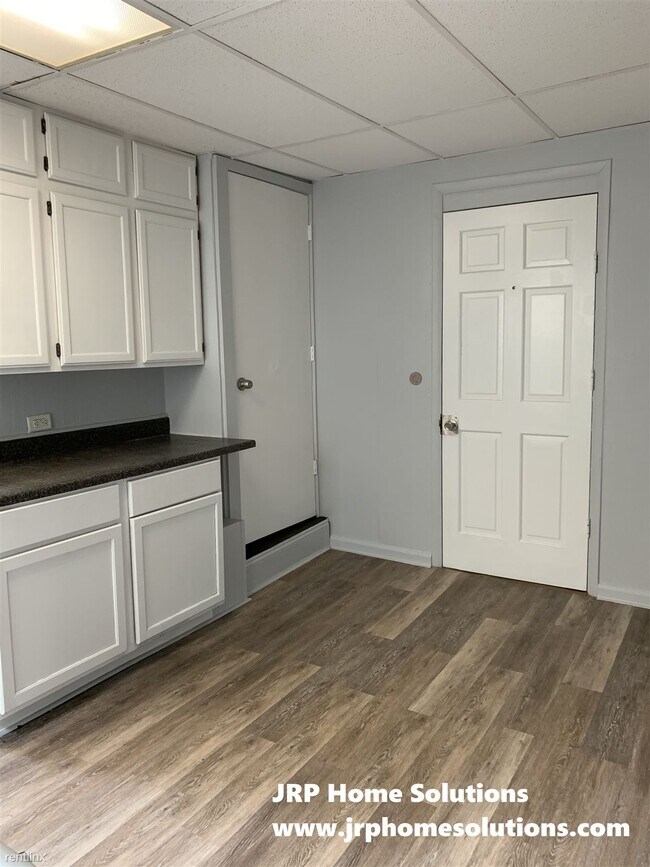 Building Photo - 4 br, 1 bath House - 202 S West Ave