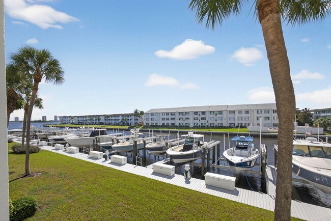 Building Photo - 104 Paradise Harbour Blvd