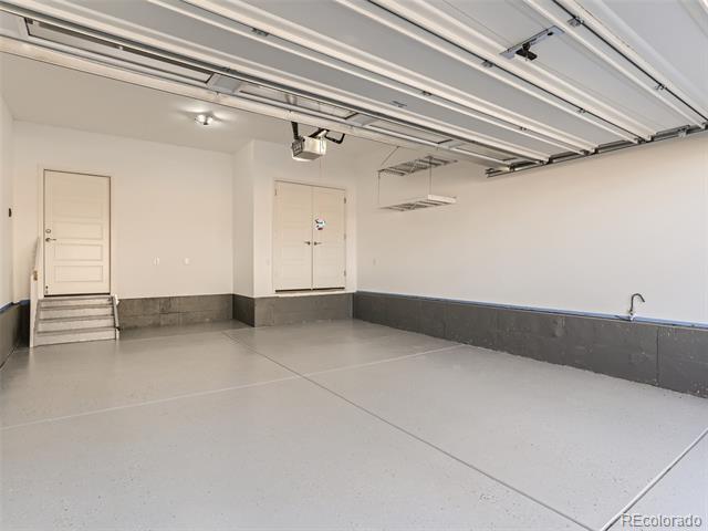 Building Photo - 6882 Longpark Dr