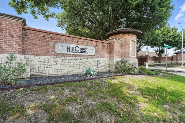 Building Photo - 10405 Belfort Dr