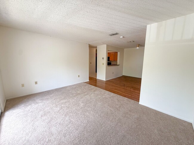 Building Photo - 3705 SW 27th St