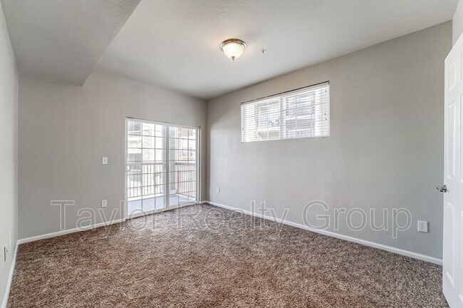 Building Photo - 2855 Blue Sky Cir