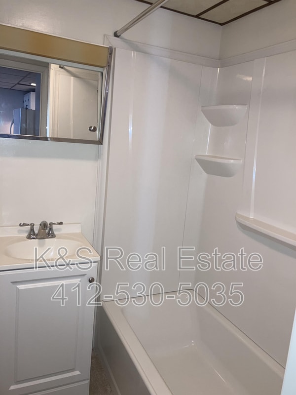 Building Photo - 411 Steck St