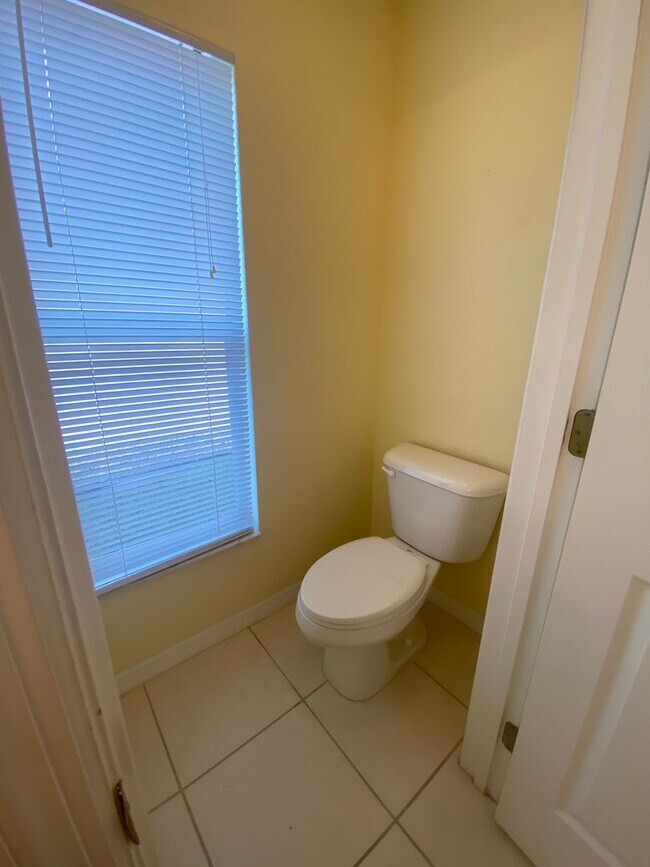 Building Photo - 487 Winwood Ct