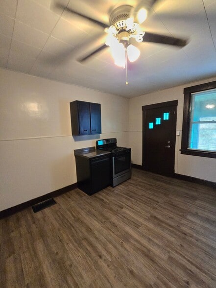 Building Photo - 3931 Bell St