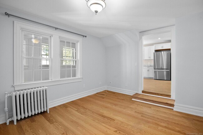 Building Photo - 60 Pemberwick Rd