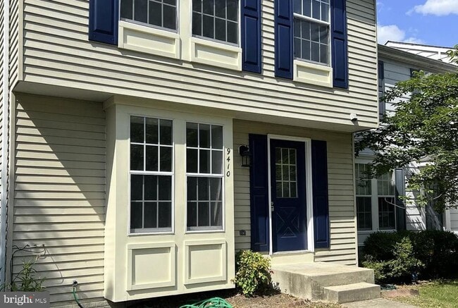 Building Photo - 9410 Squires Ct