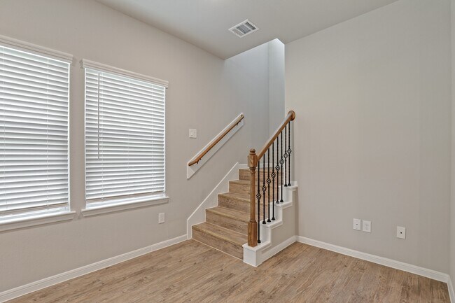 Building Photo - 13502 Axel Ln