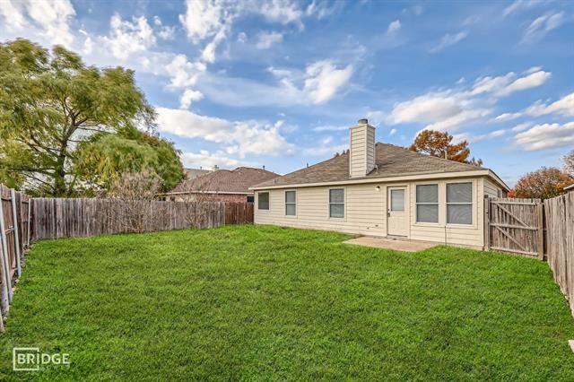 Building Photo - 2210 Sumac Dr