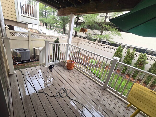 Building Photo - Rare opportunity in prestigious Hiram Square! First floor, condominium with 2-bedrooms & bonus ro...