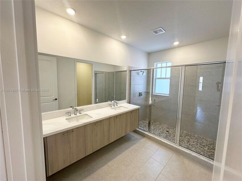 Building Photo - 12308 SW 43rd St