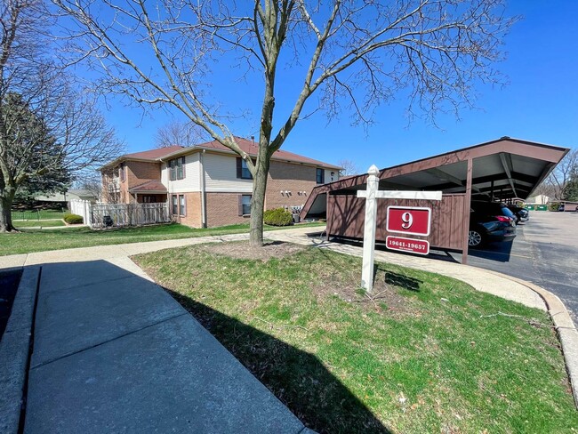 Building Photo - Beautiful Upper Two Bedroom Ranch