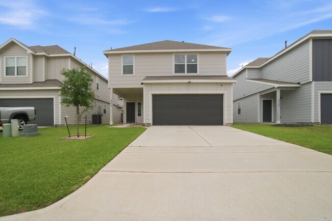 Building Photo - 22210 Great Royal Ln