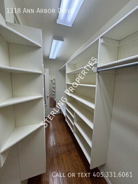 Building Photo - 1318 Ann Arbor Dr