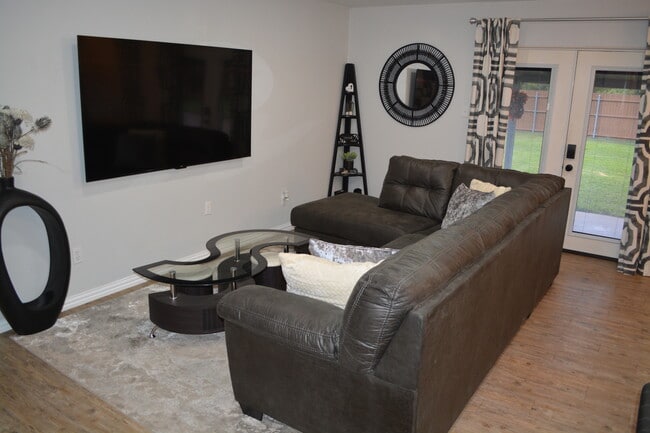 Building Photo - 3100 Valley Forge Trail