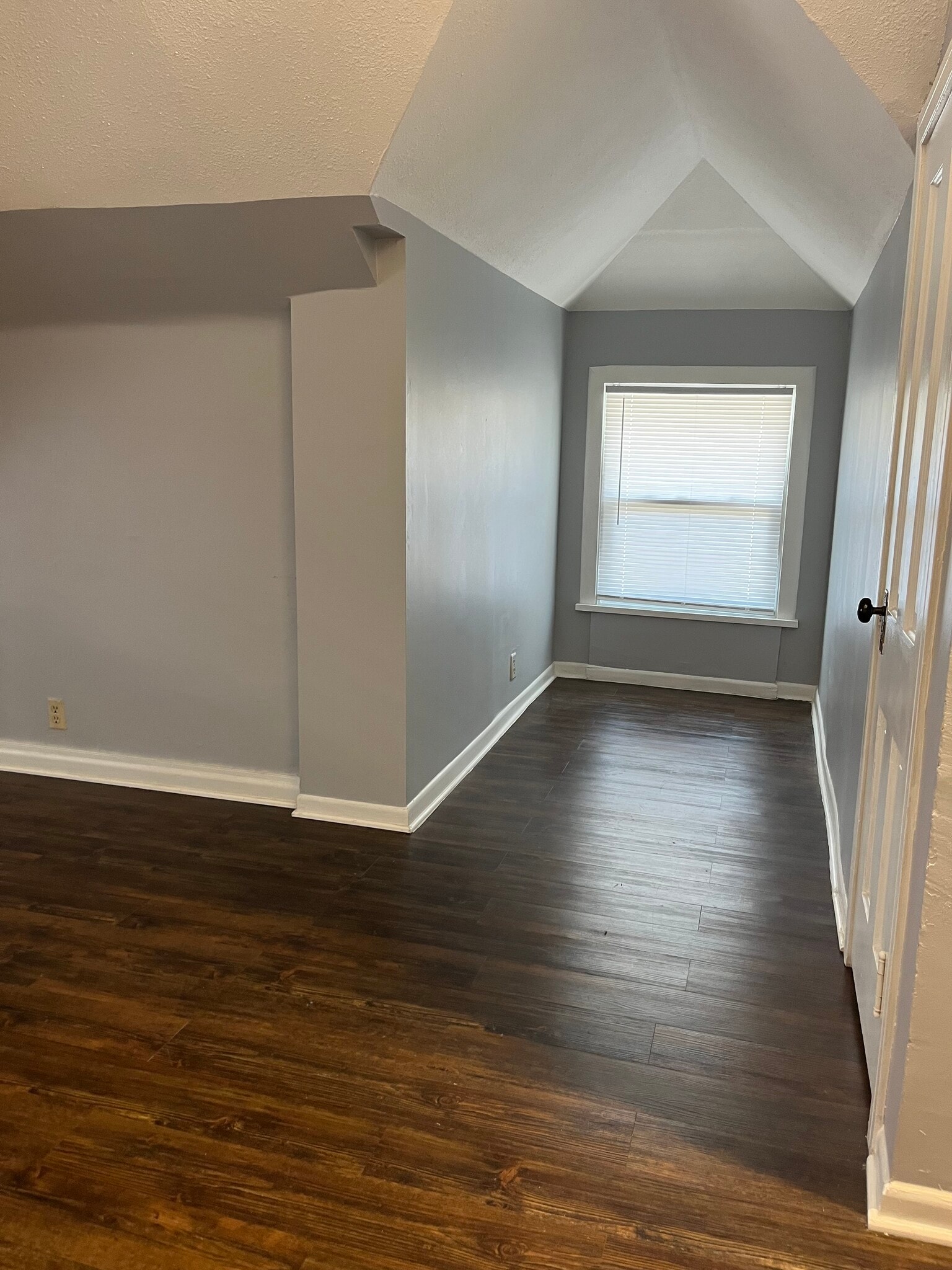 Building Photo - 138 N 31st Ave