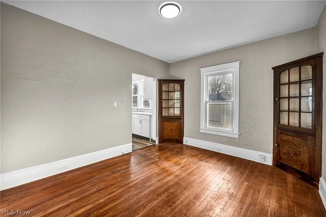 Building Photo - 651 E 115th St