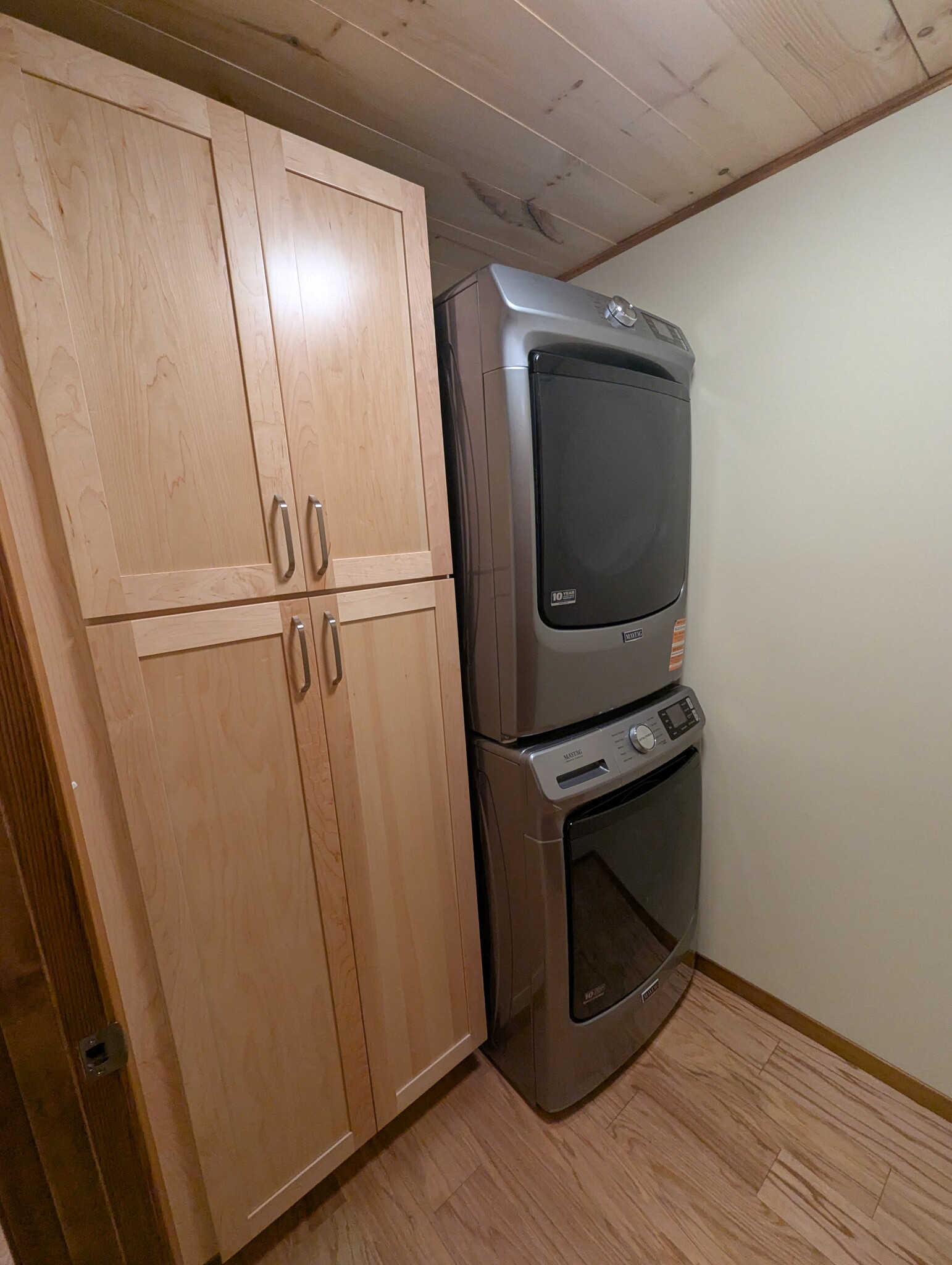 Laundry - 144 Upper Bluff Rd