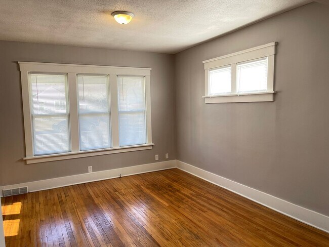 Building Photo - Florence/Minne Lusa 4 bed 2 bath house 160...