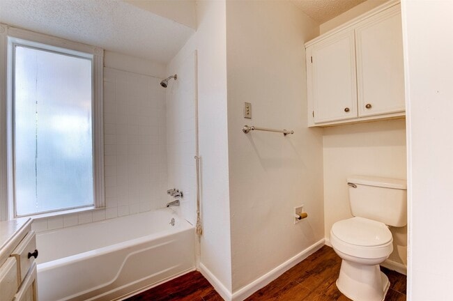 Building Photo - 2137 Casa Rio Cir