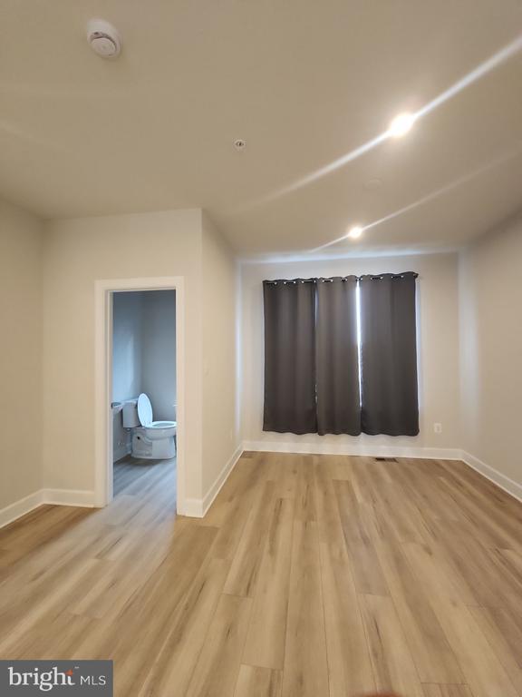 Building Photo - 6730 Belcrest Rd