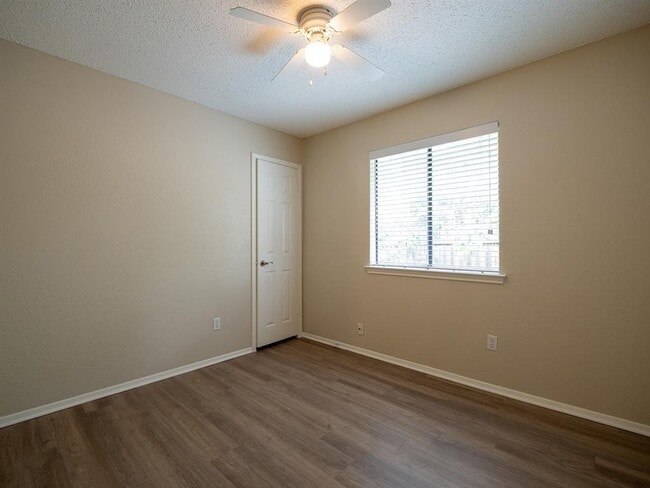 Building Photo - 12400 Tomanet Trail