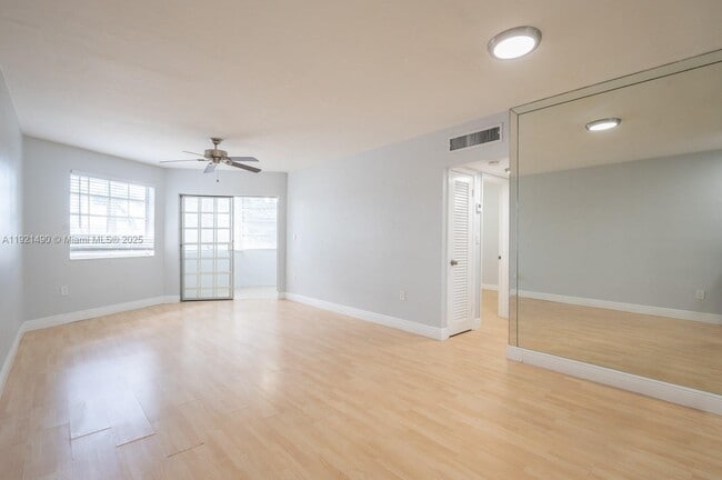 Primary Photo - 1651 NE Miami Gardens Dr