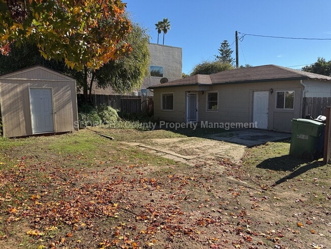 Building Photo - AVAILABLE NOW - 2 Bedroom / 1 Bathroom Home in Arroyo Grande
