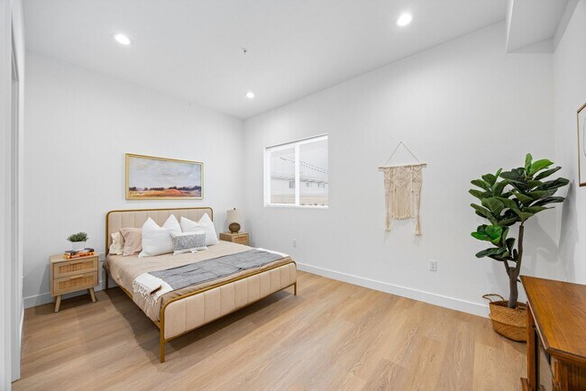 Building Photo - Leffingwell Apartments - 1 BED/1BATH
