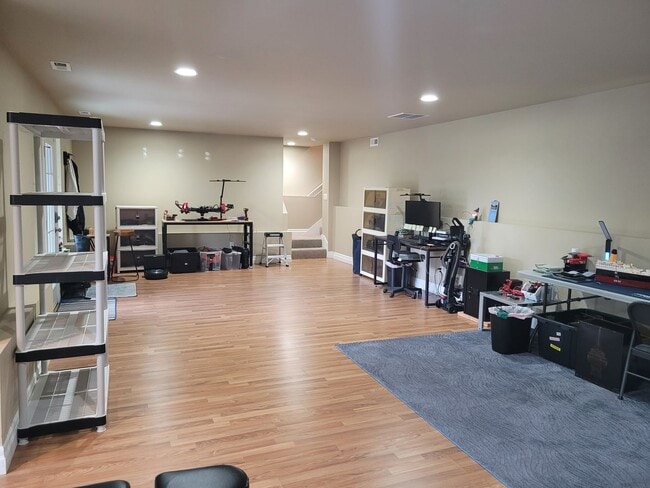 Building Photo - Beautiful Home in Desirable Geneva Neighborhood - 2700 sqft