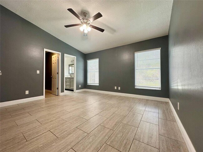 Building Photo - 1516 Crosswind Cir