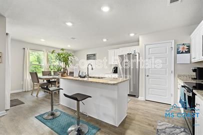 Building Photo - 9384 Cypress Lake Dr