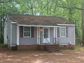 Building Photo - Nice Cozy Home
