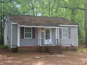 Building Photo - Nice Cozy Home
