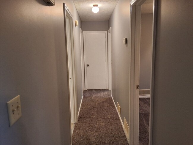 Building Photo - Cozy 3 Bed, 1 Bath House Minutes To Fort Knox