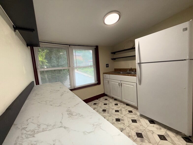 Building Photo - 51 Front St