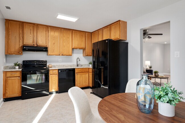 Building Photo - 1534 Lowell Ct