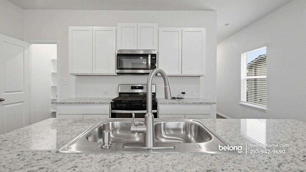 Building Photo - 15619 Garam Trl