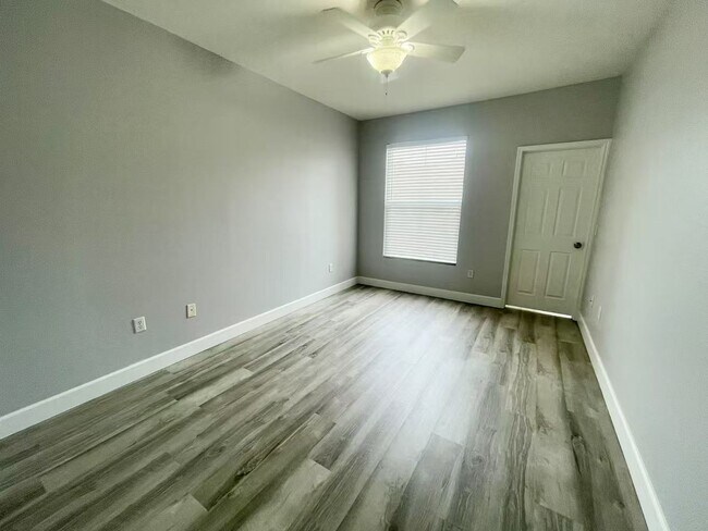 Building Photo - 9975 Peace Way