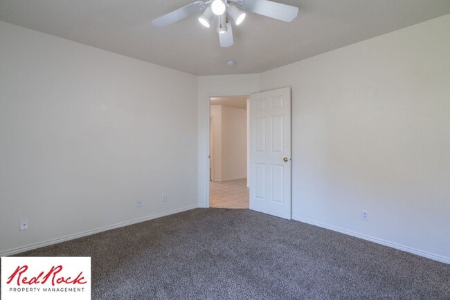 Building Photo - 2620 E 700 N