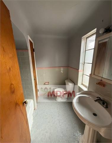 Building Photo - 14422 Rutherford St