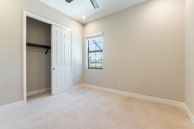 Building Photo - Stunning Country Club East Unfurnished Res...