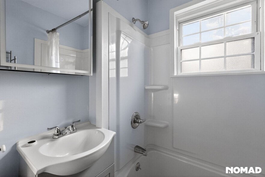 Building Photo - 21 Hall Ave